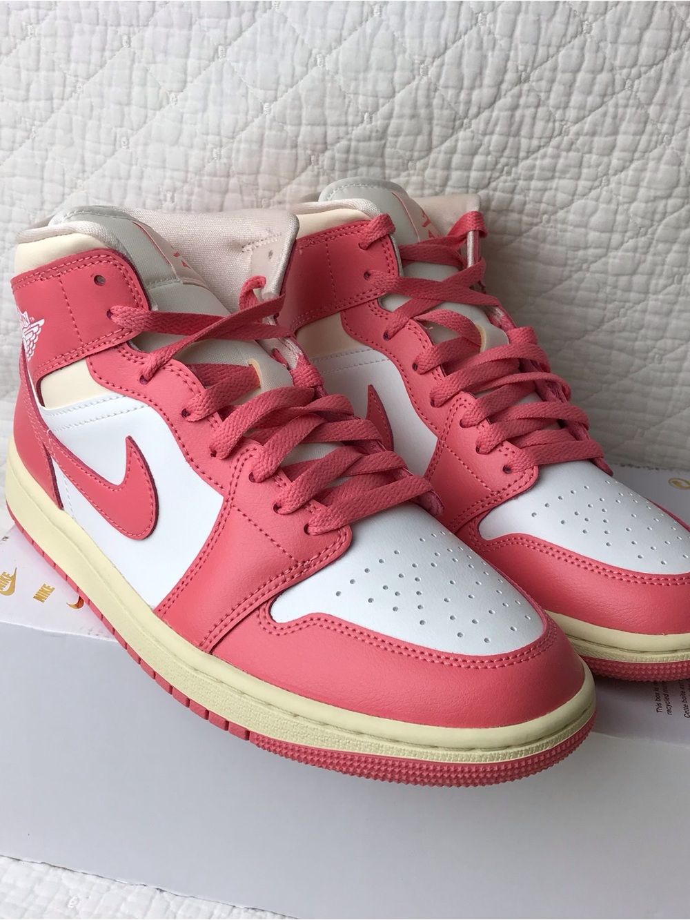 Nike Air Jordan 1 MID Shoes Women’s SZ 9.5 Sail Pink Salt Guava Ice BQ6472-109 - Picture 10 of 13
